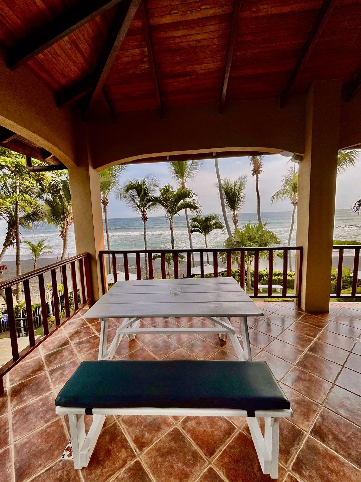 The Backyard Beachfront Hotel Jacó Exteriér fotografie