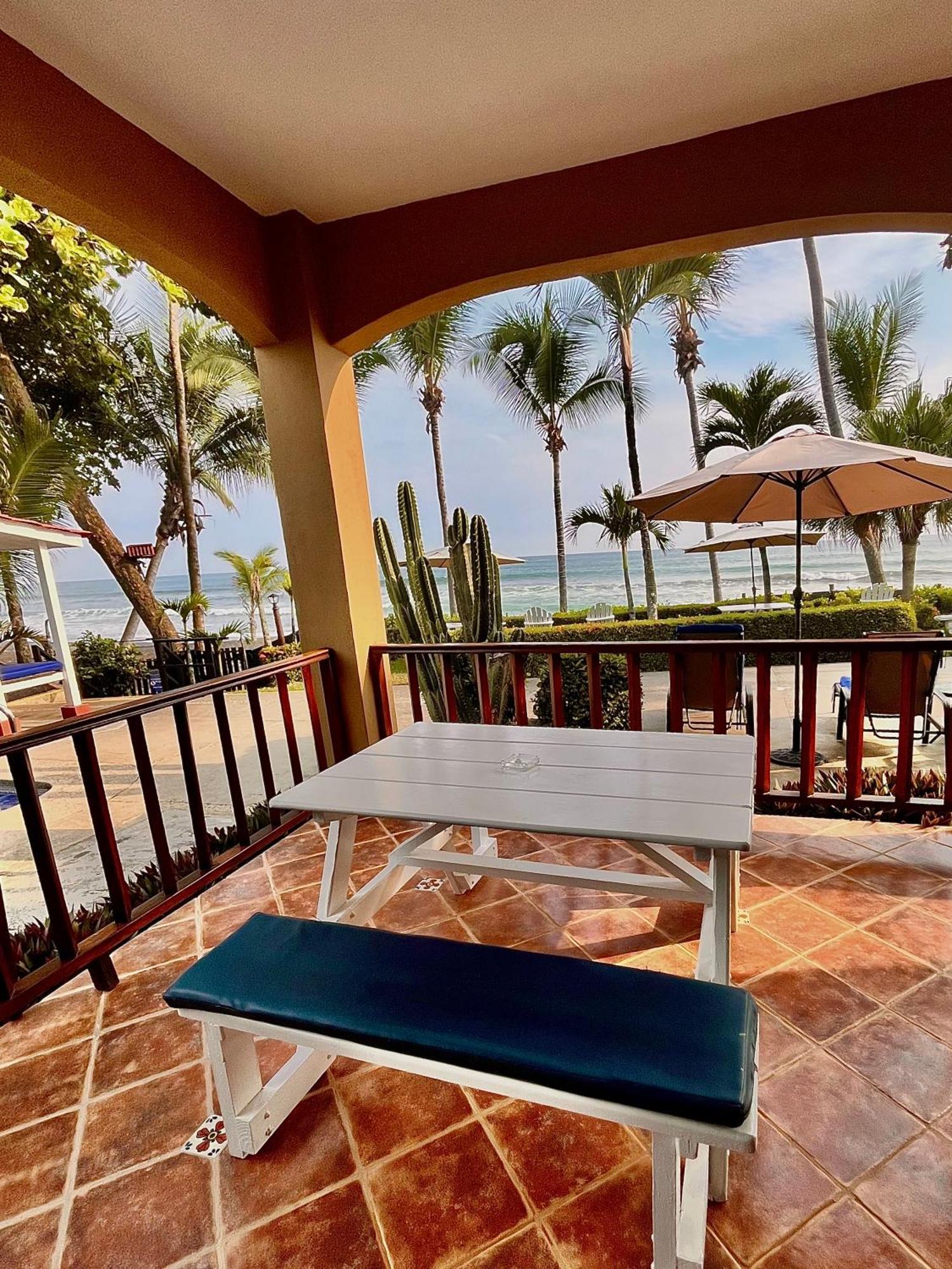 The Backyard Beachfront Hotel Jacó Exteriér fotografie